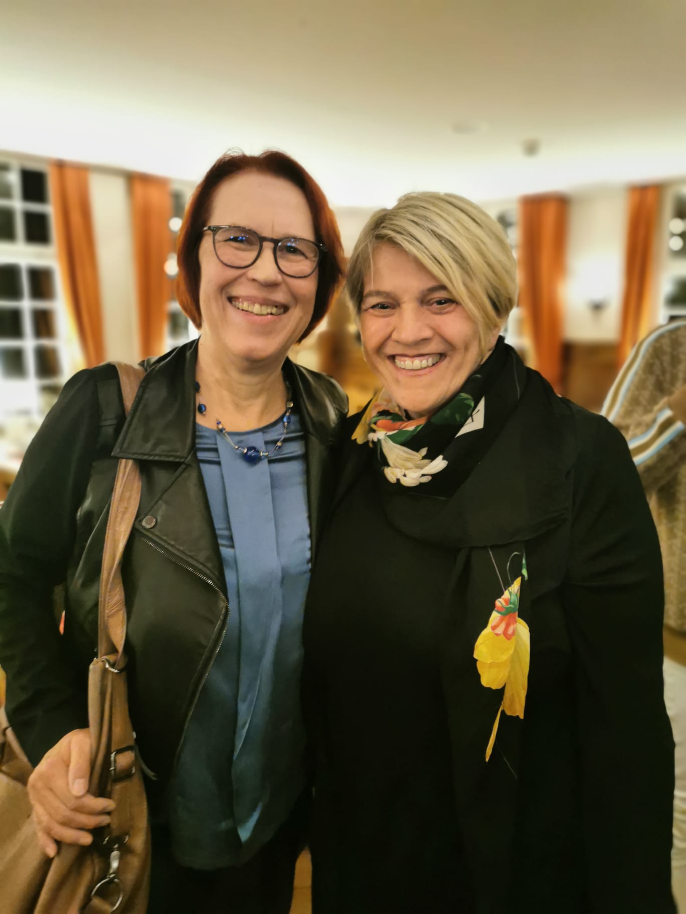 DANKE fr den schnen Abend: Lea Linster und Bettina Bttinger in Monschau